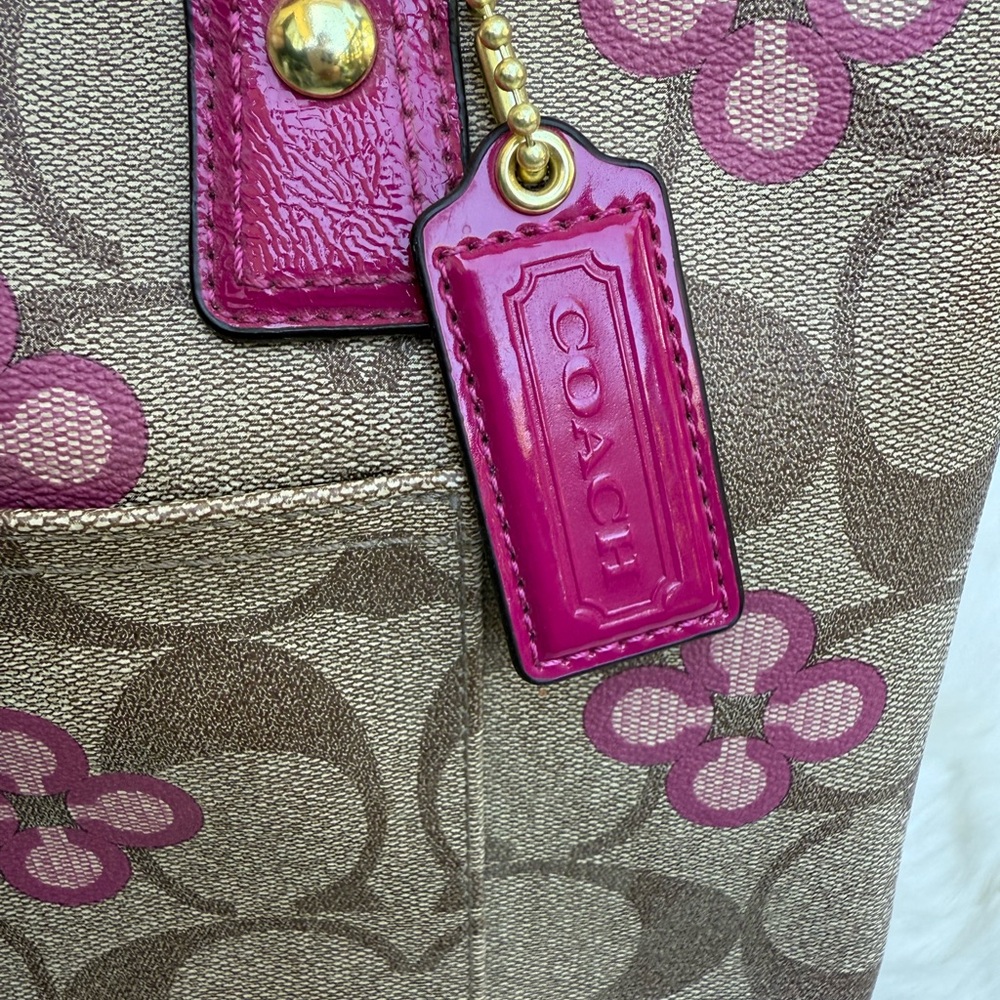 Coach Peyton signature clover tote - Picture 11 of 16
